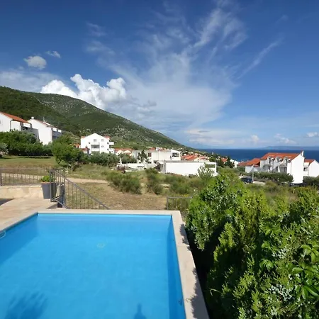 Magalia Villa Bol