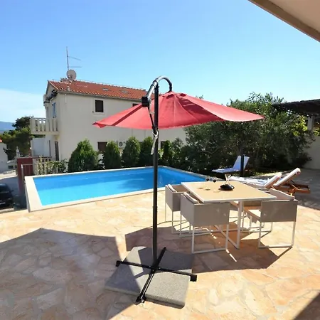Magalia Villa Bol